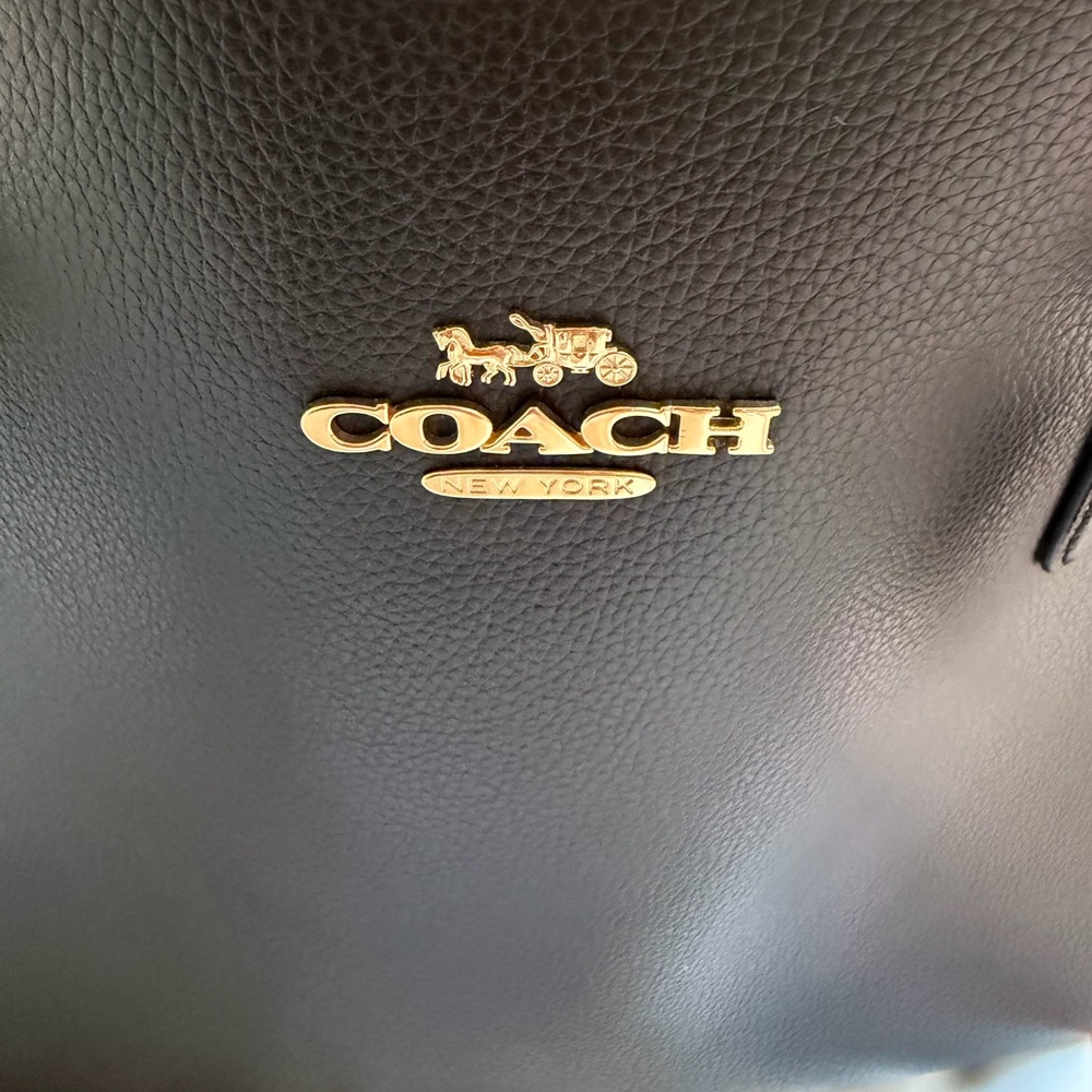 Coach Tatum carryall tore - Picture 6 of 12